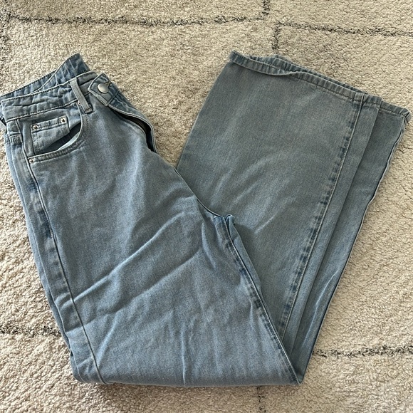 Baggy Wide-Leg Jeans - Picture 3 of 7